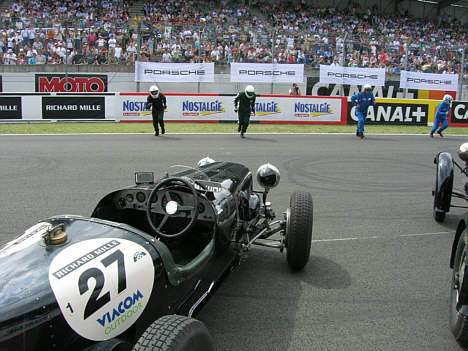 Laguna Rapier fra 1937 er en af de ganske få Lagonda’er som fabrikken byggede som registrerede til race. Den kører kun ét løb om året – på billedet i Le Mans 2006 – i år er det ene løb Copenhagen Historic Grand Prix.